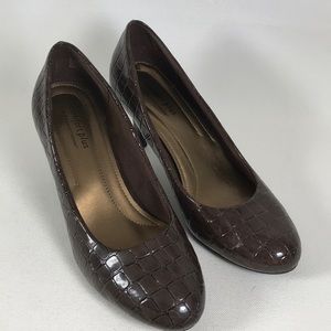 Comfort Plus brown reptile print heels